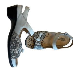 Portofino size 40 (9.5) EUC near new condition Women's Sandals with bow Detail